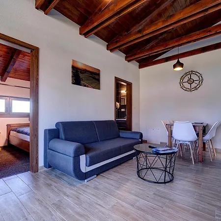 Lazon * Pavčina Lehota