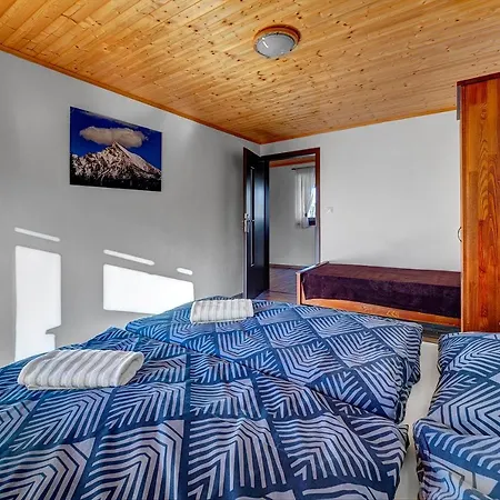 Lazon Apartment *