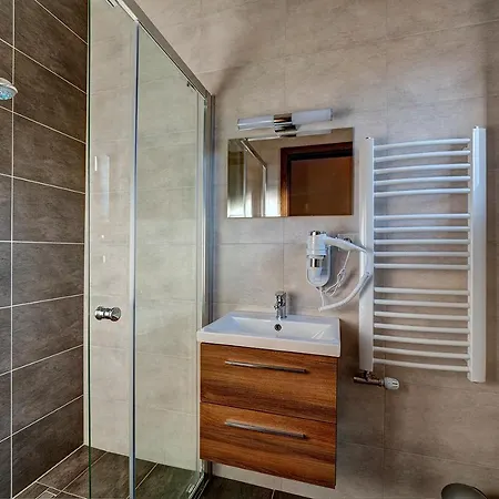 Lazon * Pavčina Lehota